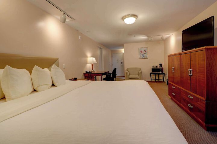 Room 43 of 142