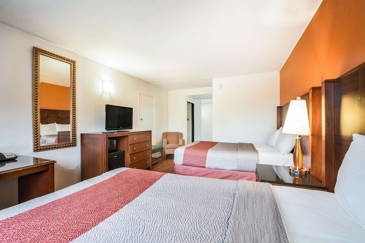Room 16 of 32