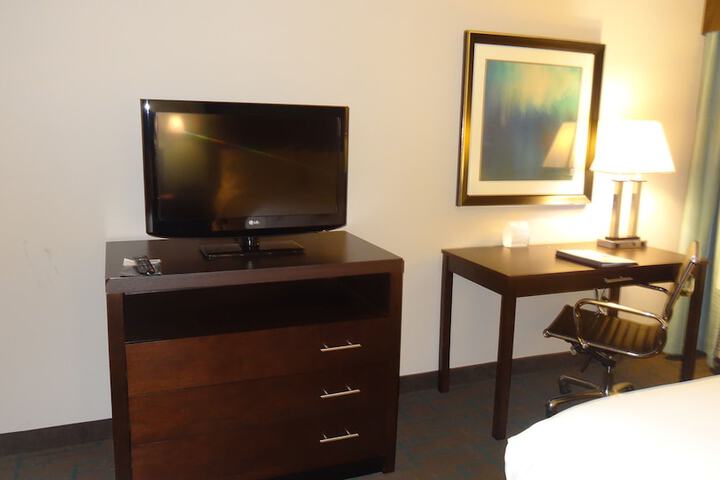 Room 25 of 48