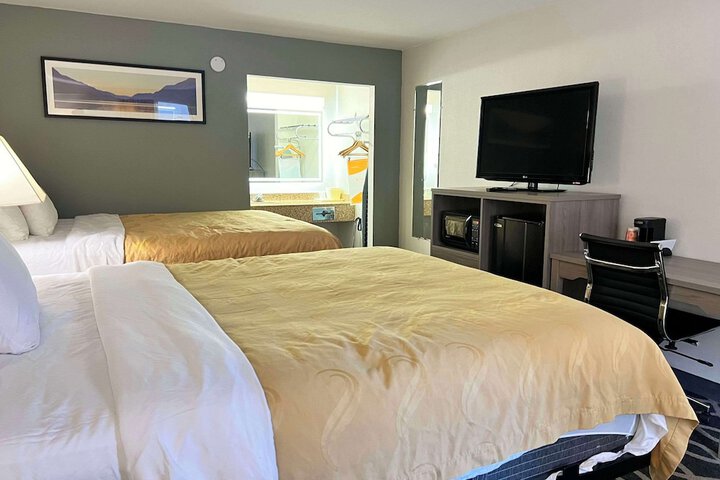 Room 16 of 28
