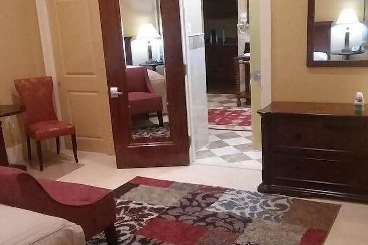 Room 13 of 30