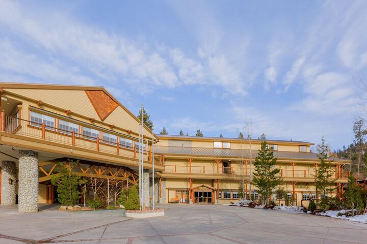 Holiday Inn Resort The Lodge at Big Bear Lake by IHG