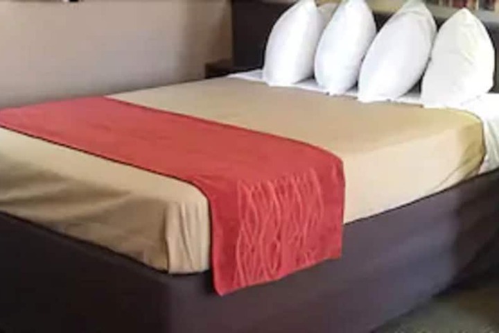 Room 28 of 69