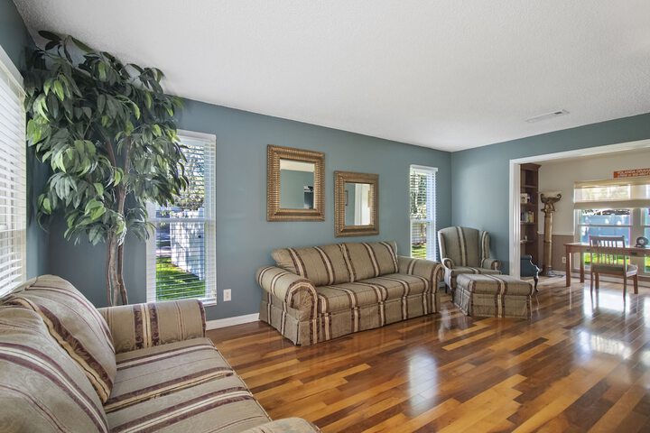 Tampa Bay- Large Pool home- Private Heated Pool!