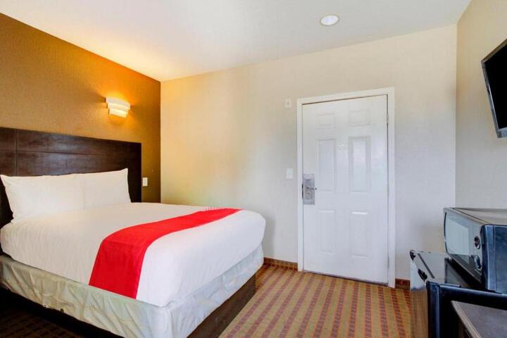 Hotel O Dilley Main St. TX