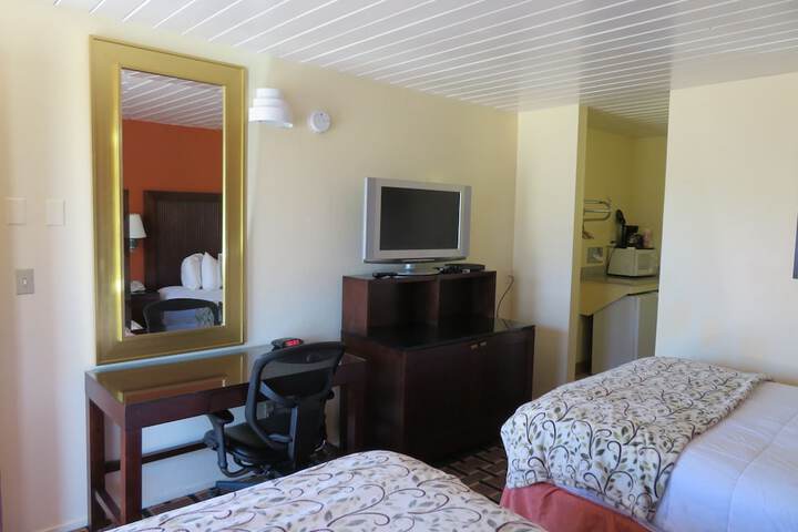 Room 20 of 28