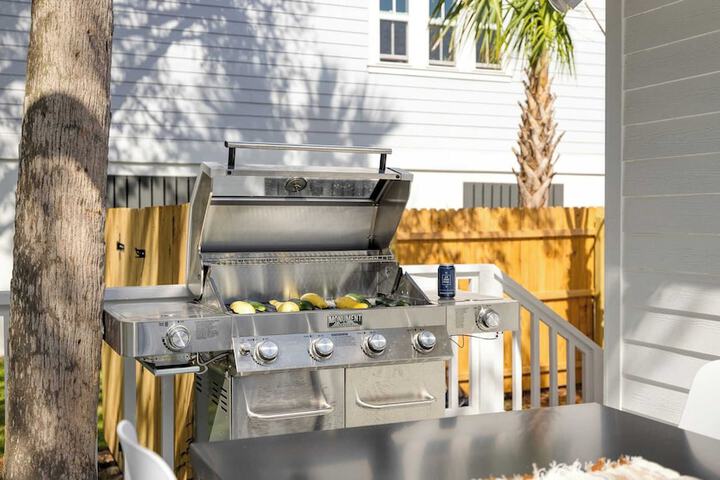 Lumie by Avantstay 5BR Ranch w / Firepit + Patio