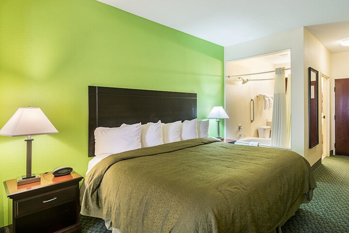 Room 32 of 42