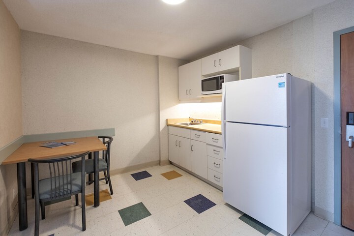 Residence & Conference Centre - Barrie