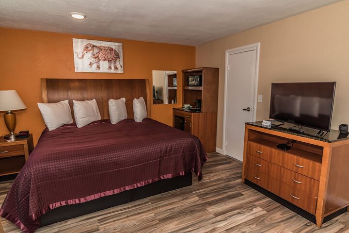 Room 15 of 33