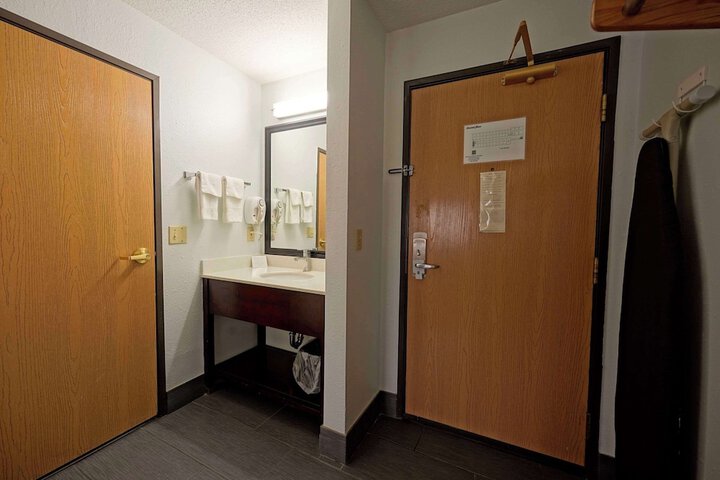 Room 26 of 34