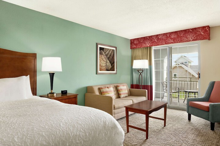 Hampton Inn & Suites Outer Banks / Corolla