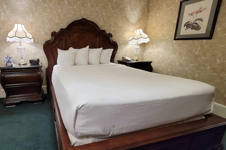 Room 98 of 104