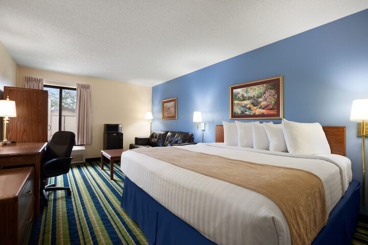 Room 15 of 25