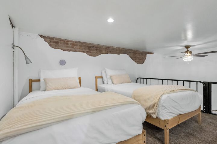 Room 105 of 188