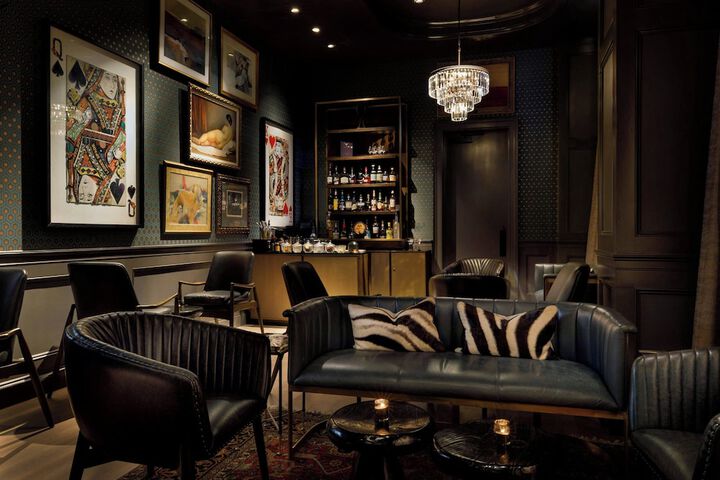 Lounge 89 of 99