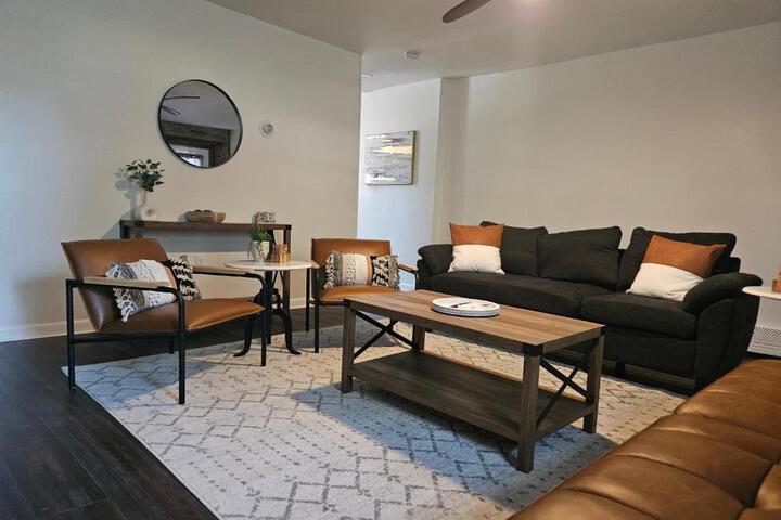 Cozy & Modern 3-Bed Retreat - 8 Mins to Bridge St
