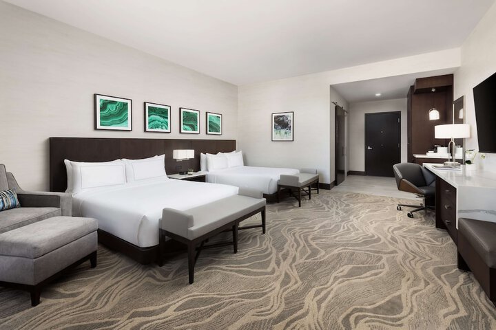 Room 52 of 106