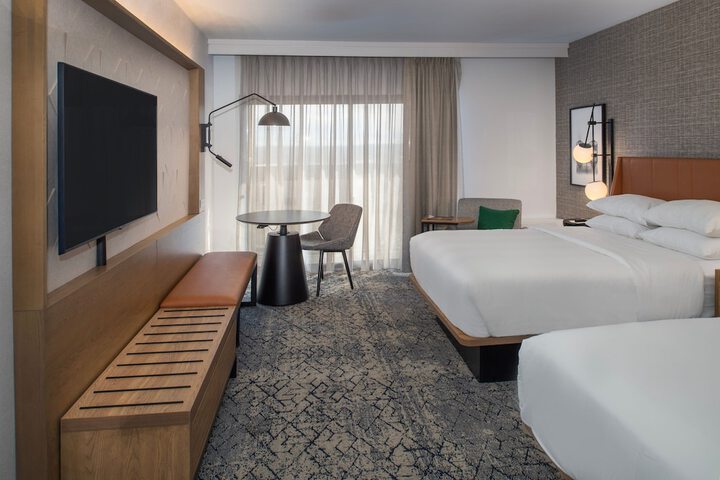 Room 32 of 64