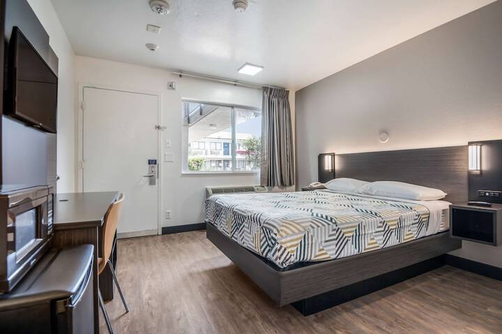 Room 20 of 34