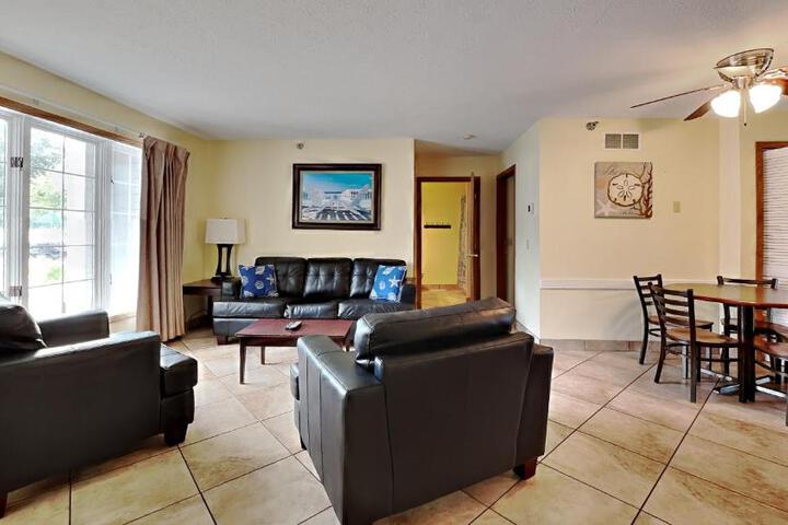 Put-in-Bay Poolview Condo #4