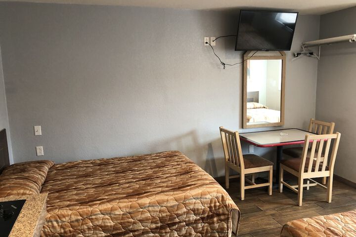 Room 7 of 24
