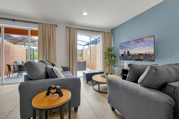 Regal Oaks Resort Vacation Townhomes by IDILIQ