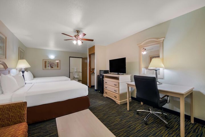 Room 11 of 38