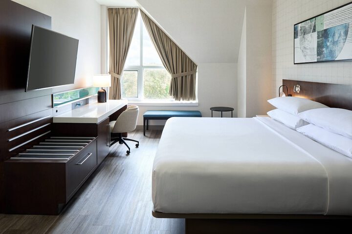 Room 46 of 90