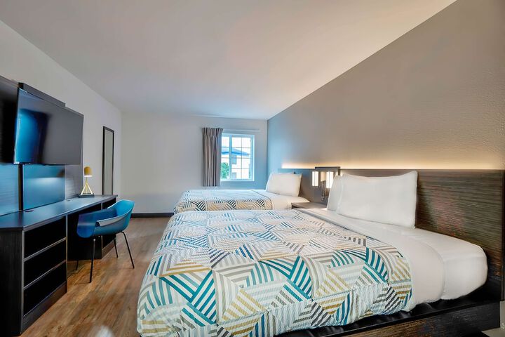 Room 15 of 37