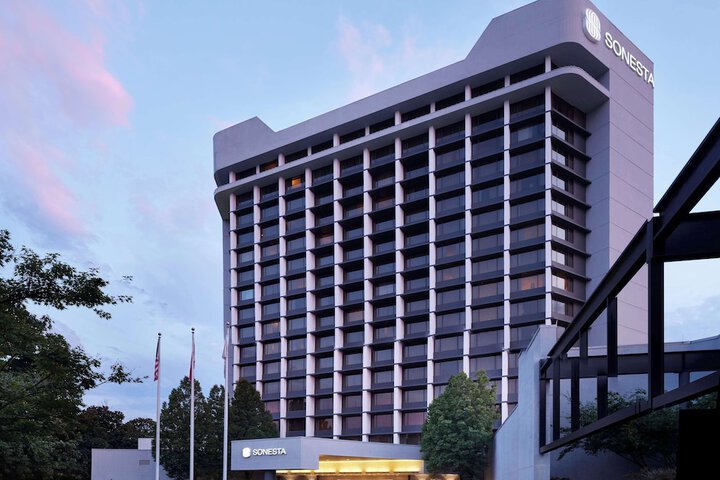 Hotel 2 of 64