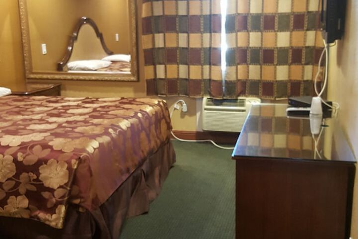 Room 12 of 36