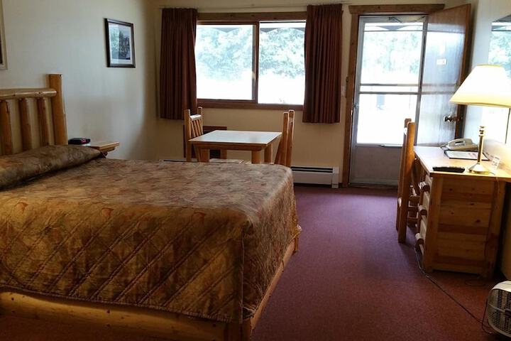 Yellowhead Motel