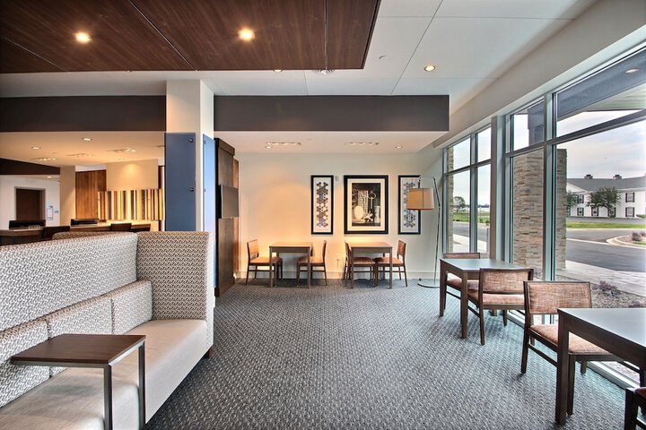 Hotel 2 of 51