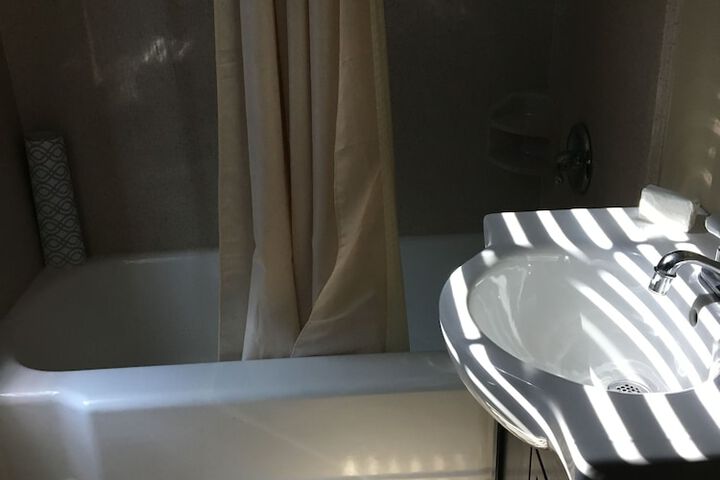 Room 10 of 41