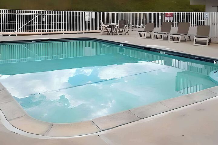 Pool 4 of 14