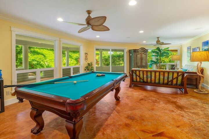 Hale Ohana Nui 5 Bedroom Home by RedAwning