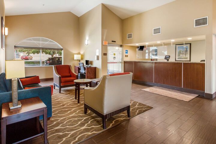 Hotel Interior 10 of 38