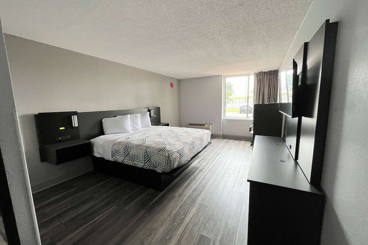 Room 10 of 10