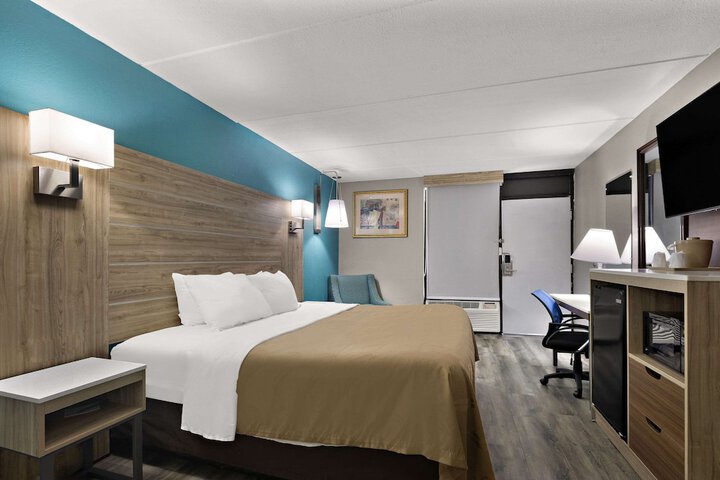Room 16 of 32