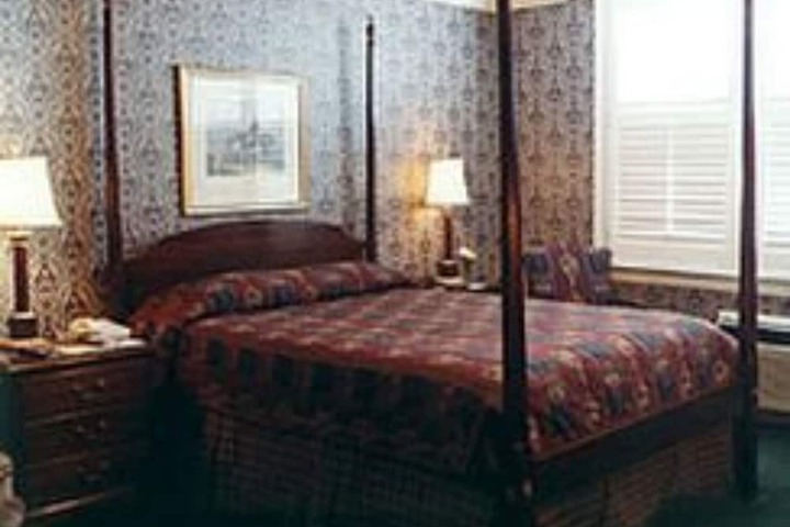 1842 Inn