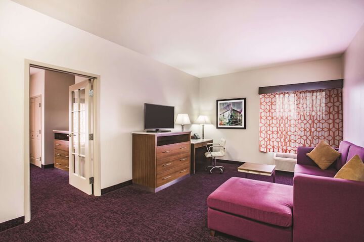 Room 12 of 26