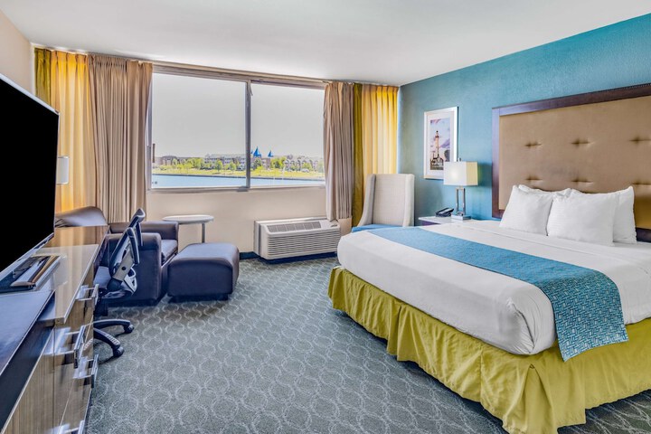 Room 16 of 44