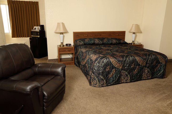 Room 8 of 35