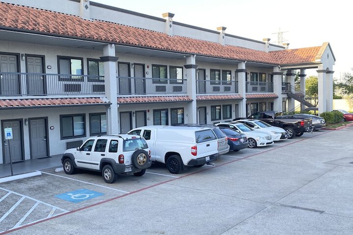 Hotel 4 of 64