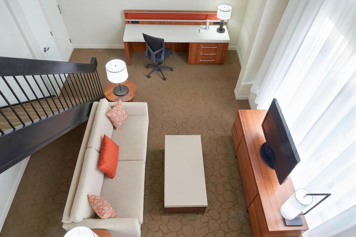 Room 33 of 68