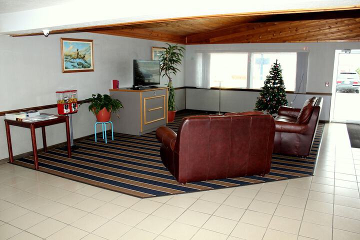 Super 8 by Wyndham Missouri Valley