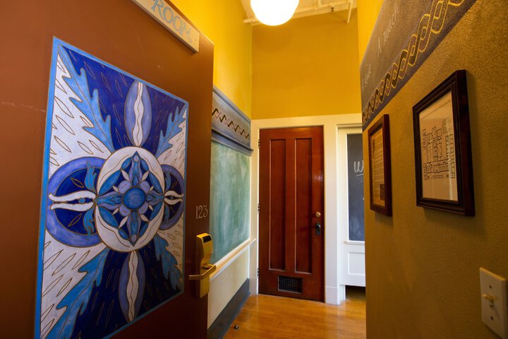 Room 25 of 74
