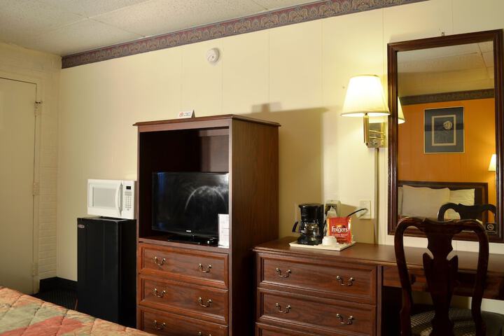 Room 23 of 27