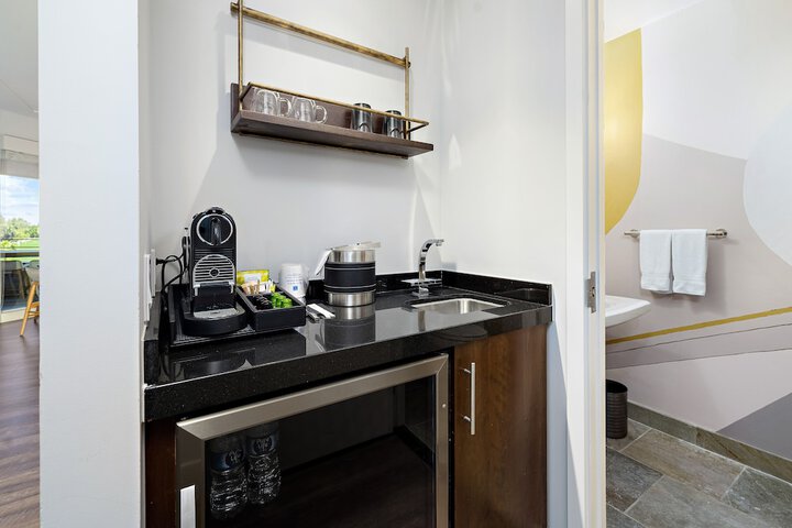 Room 65 of 177
